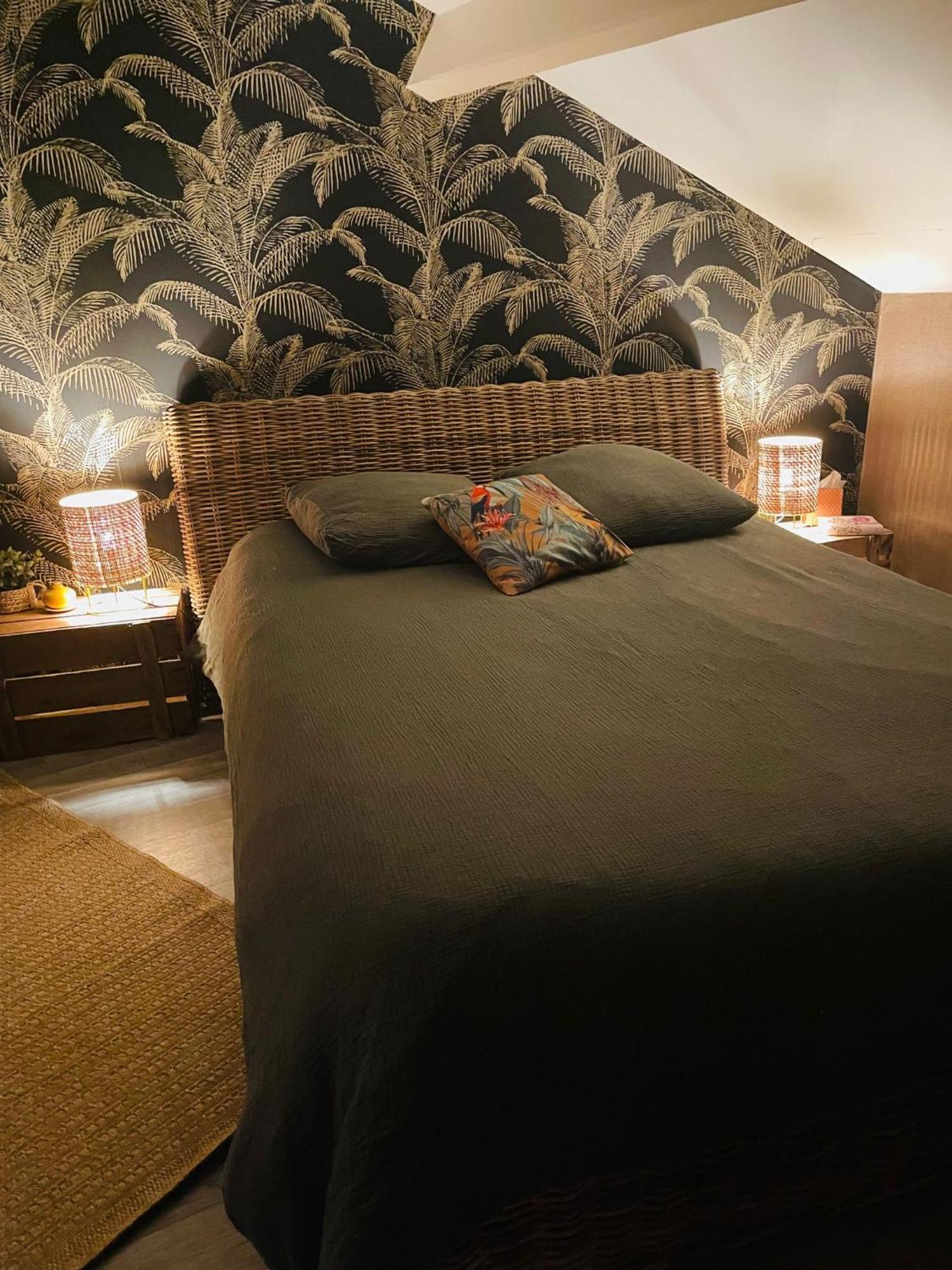Chambre Boheme Chez Rachel Pau Bagian luar foto