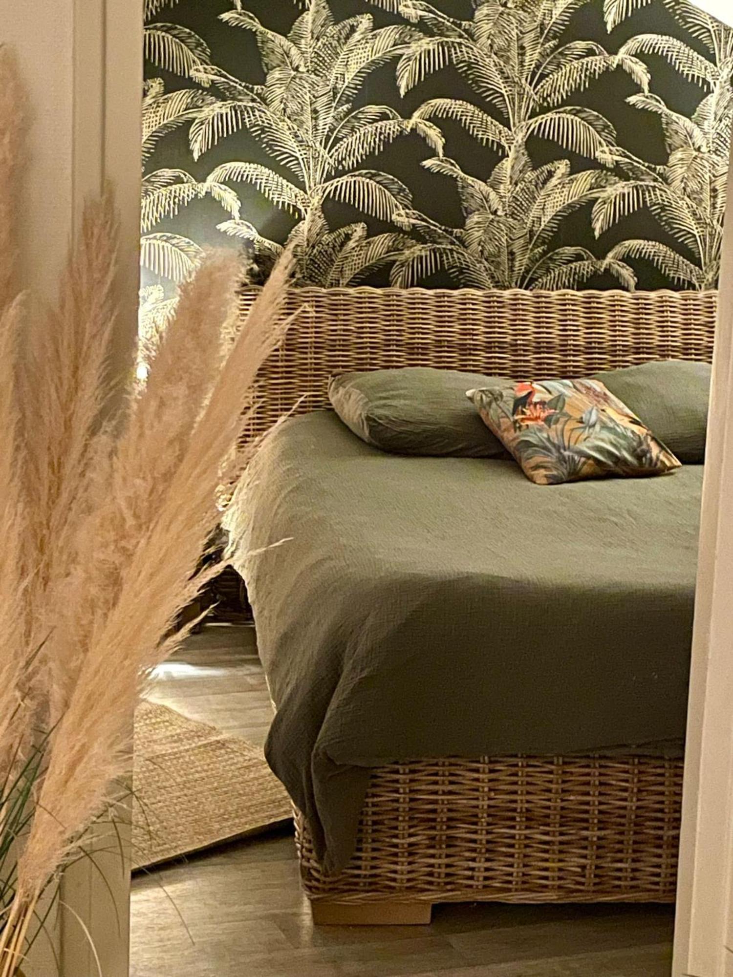 Chambre Boheme Chez Rachel Pau Bagian luar foto